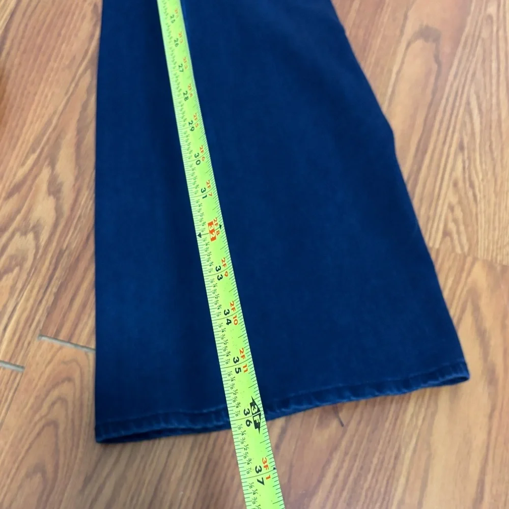 Good American pull on flare Jeans - Picture 6 of 6